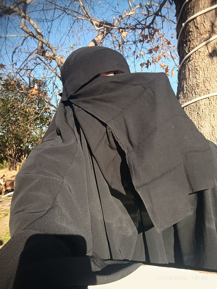 Sümeyye peçe
