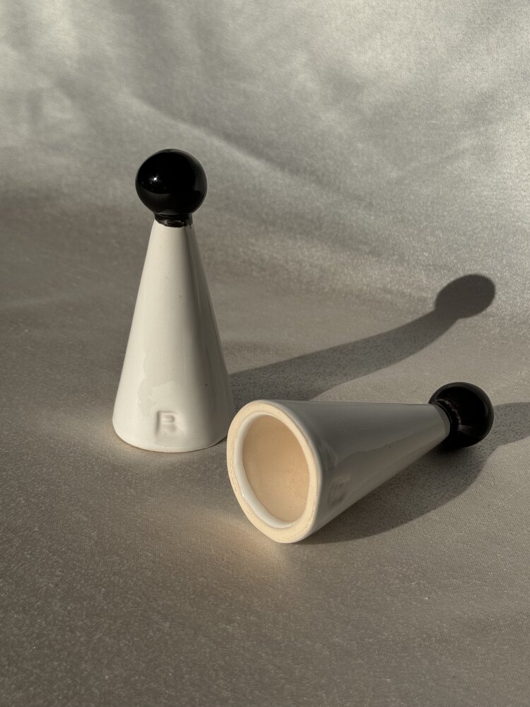 Noir Cone Seramik Mum Söndürücü