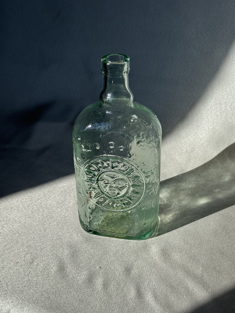 Vintage Güneş ve Ay Figürlü Yeşil Cam Şişe