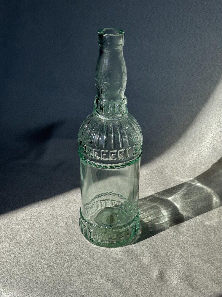 Vintage Yeşil Kabartmalı Cam Şişe