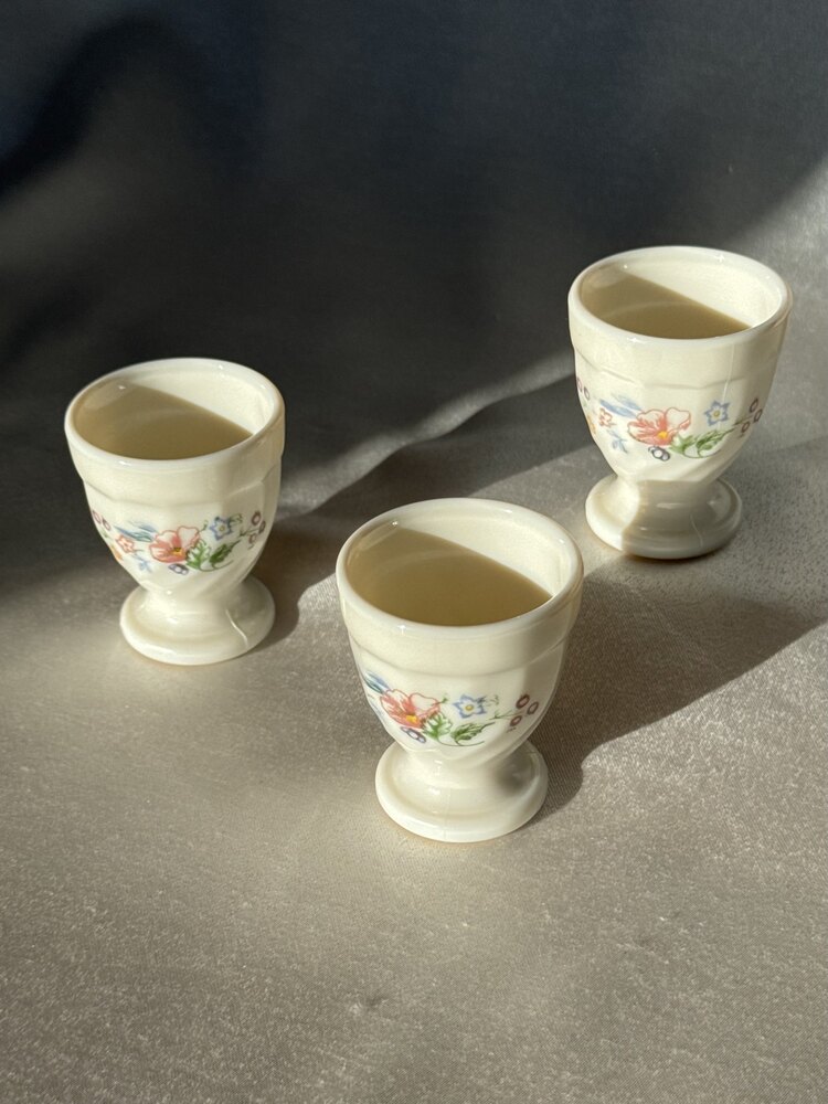 Çiçek Desenli Vintage Yumurtalık Seti