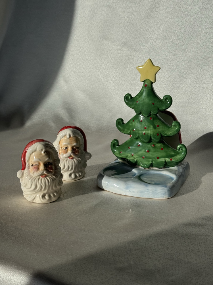 Vintage Noel Baba Figürlü Peçetelikli Tuzluk Seti