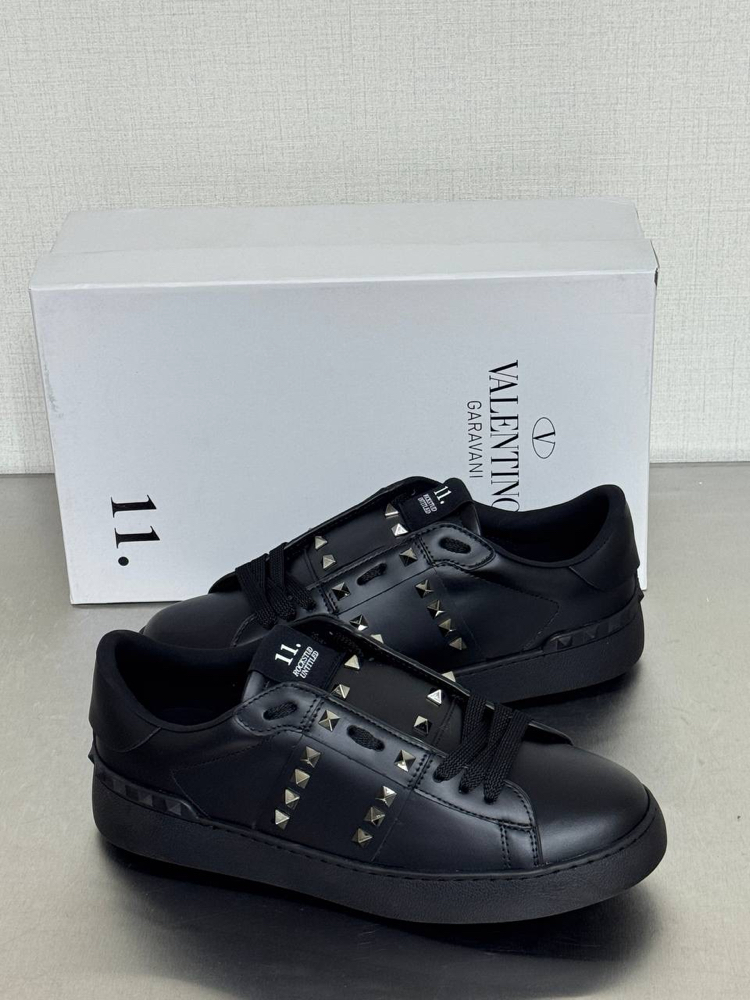 Valentino Sneakers