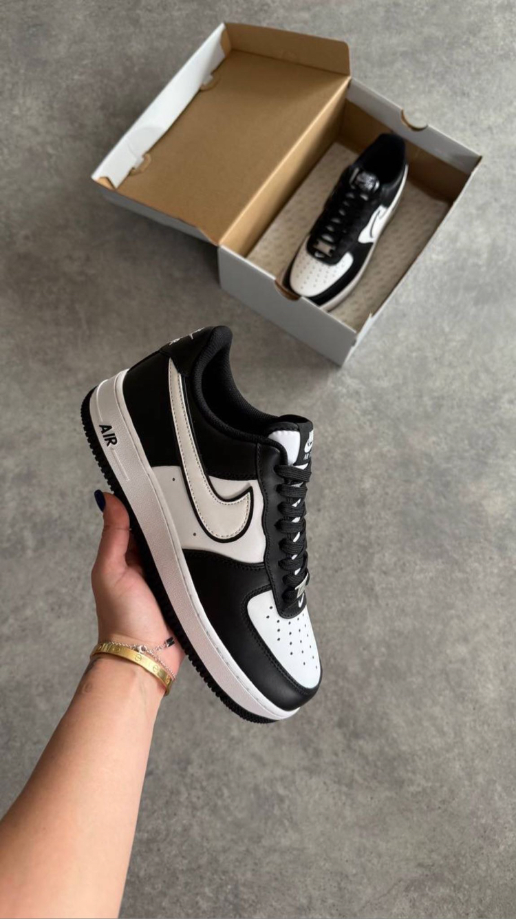 Nike Air Force 1 Panda