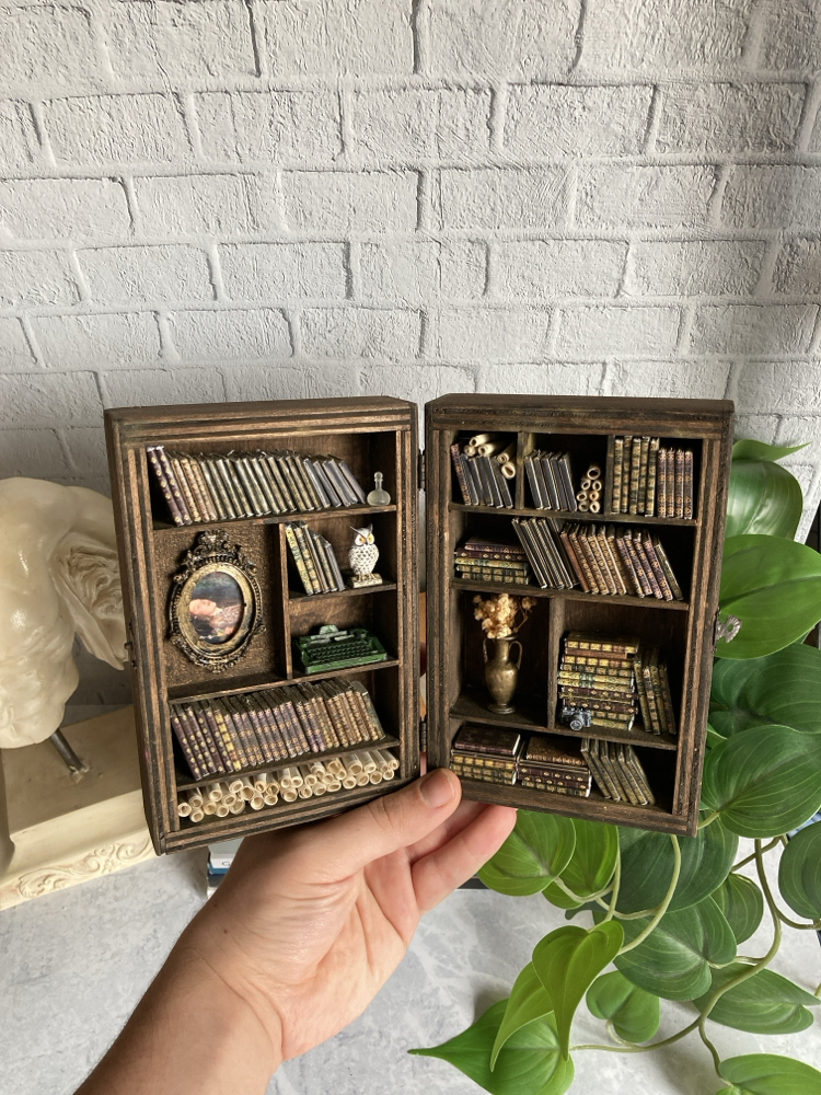 Kişiye Özel Fotoğraflı Minyatür Kitaplık Kutusu – El Yapımı Nostaljik Diorama