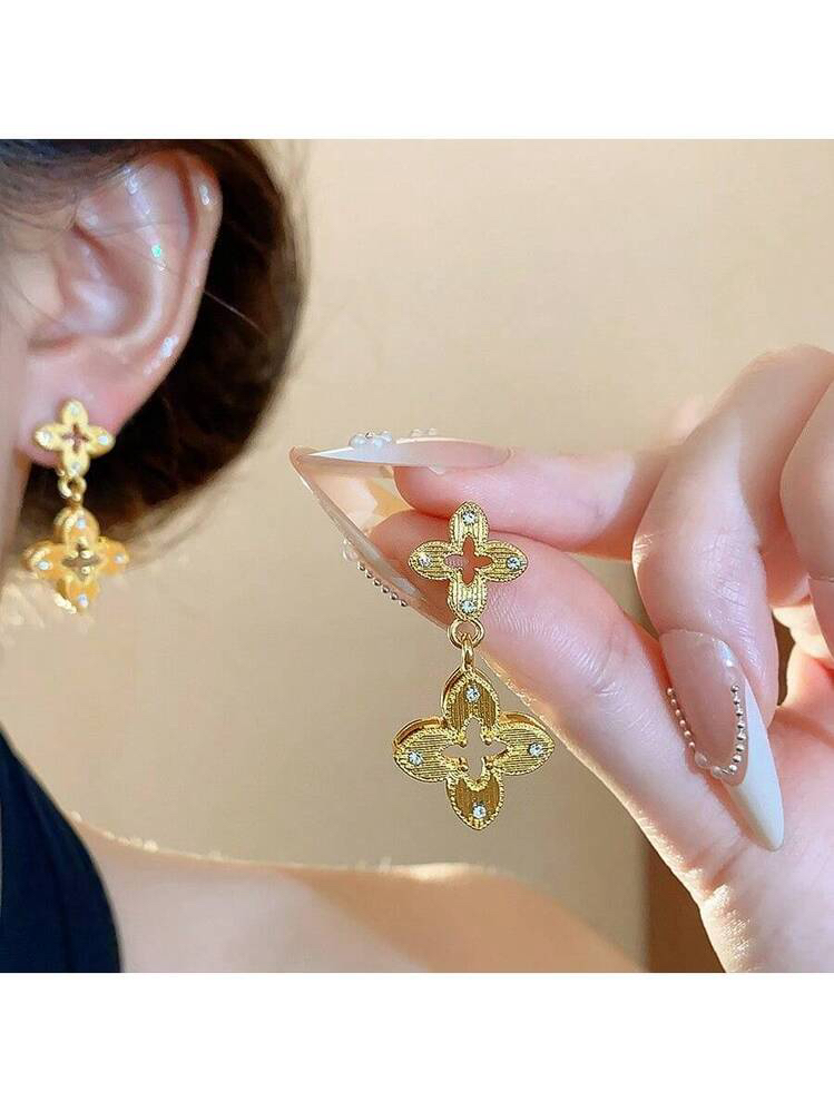14K Altın Kaplama Gold Çift Yonca Sallantılı Küpe ✨