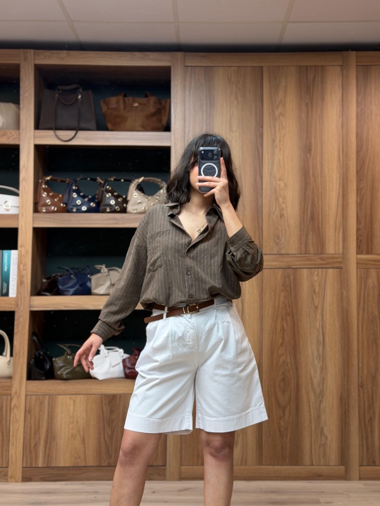 Beli Kemerli Licralı Gabardin Midi Boy Şort - BEYAZ