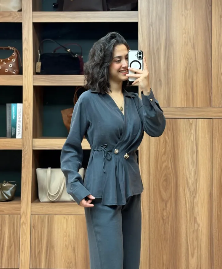 Düğme Detaylı Bağlamalı Modal Takım