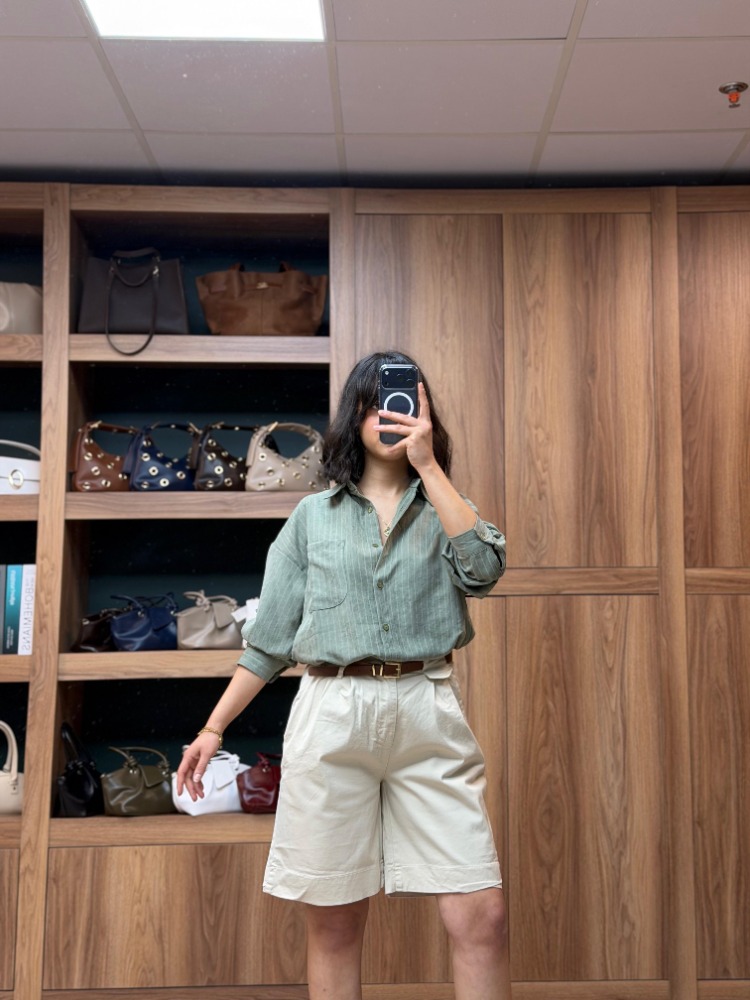 Beli Kemerli Licralı Gabardin Midi Boy Şort - TAŞ