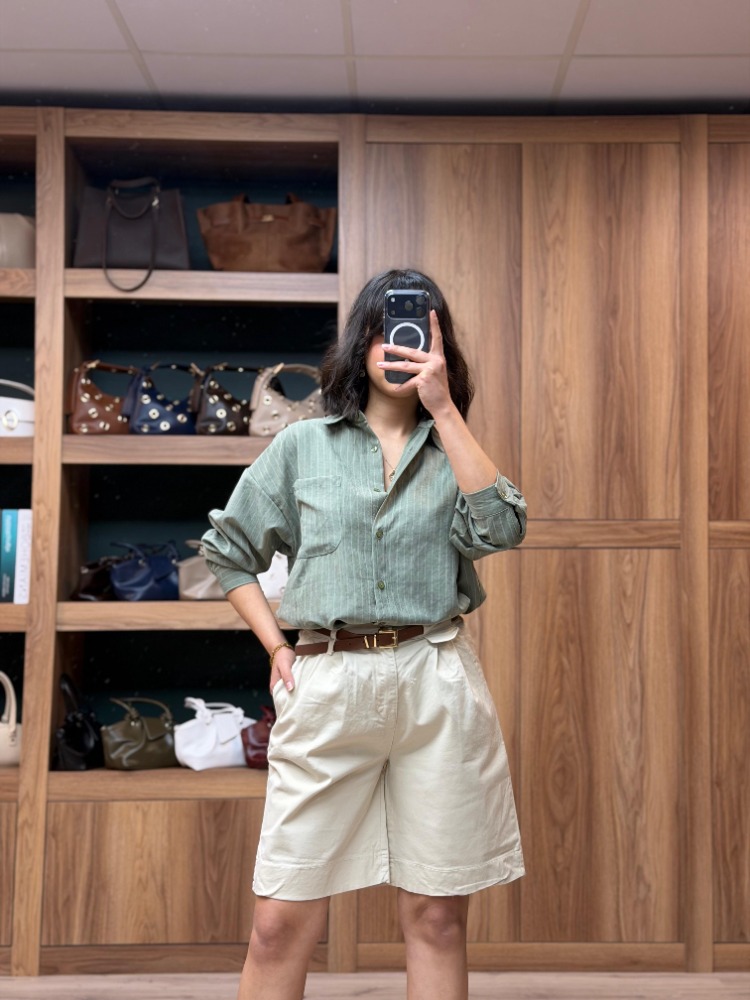 Beli Kemerli Licralı Gabardin Midi Boy Şort - TAŞ