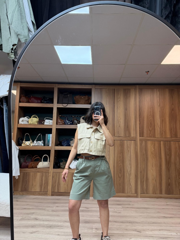 Beli Kemerli Licralı Gabardin Midi Boy Şort - HAKİ
