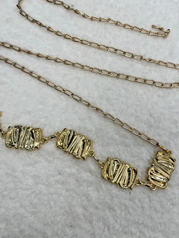 Dalga Formlu Metal Halkalı Zincir Kemer - GOLD