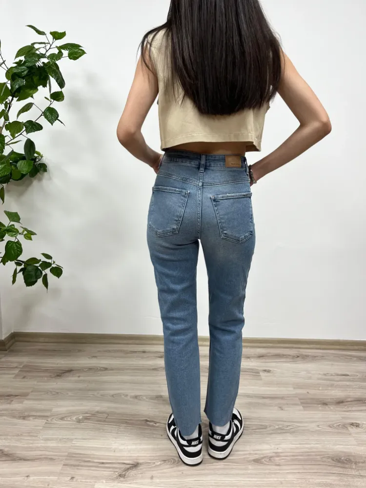 Açık Mavi Mom Fit Kot Pantolon