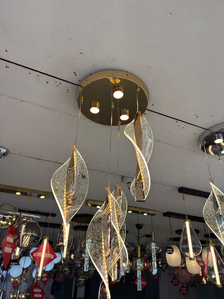 Gold Modern 4lü Yapraklı Sarkıt Avize