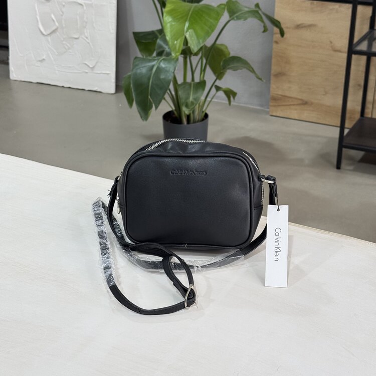 Calvin Klein Sculpted Bag Siyah (18x13)