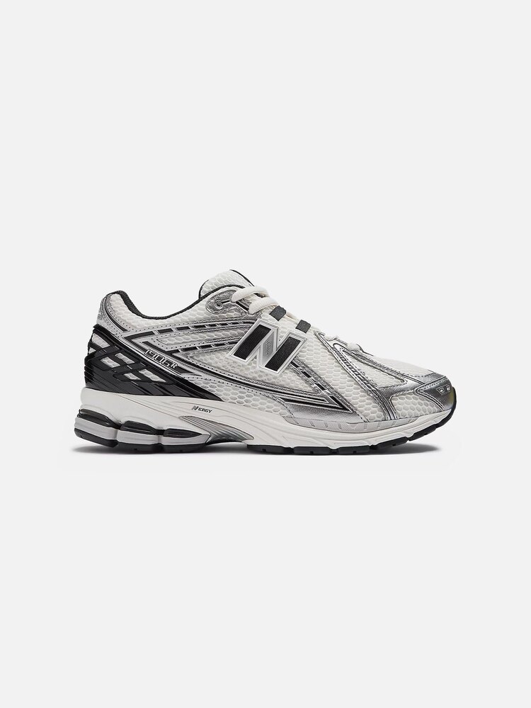 New Balance 1906R “Silver Black” (Dar kalıptır.)