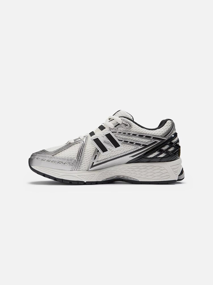 New Balance 1906R “Silver Black” (Dar kalıptır.)