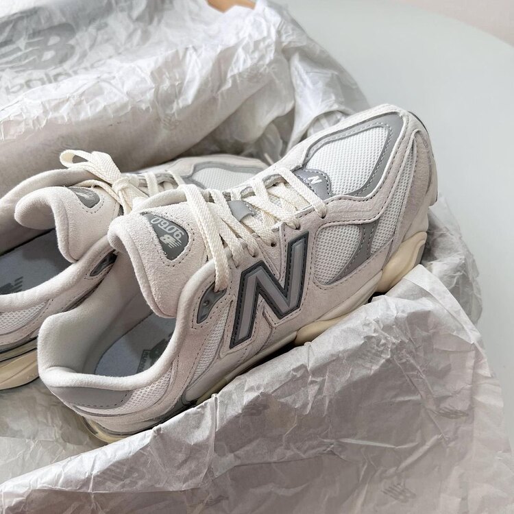 New Balance 9060 Soft Grey (Dar kalıptır.)