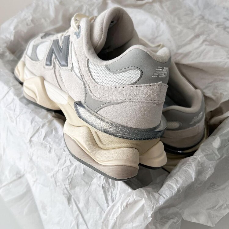 New Balance 9060 Soft Grey (Dar kalıptır.)