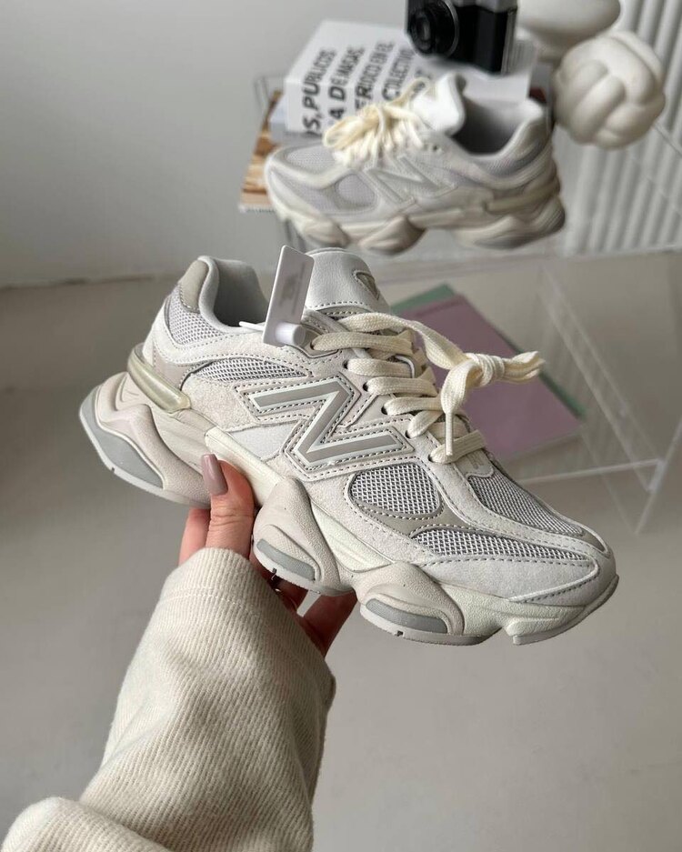 New Balance 9060 “Moonbeam” (1 Numara dar kalıptır.)