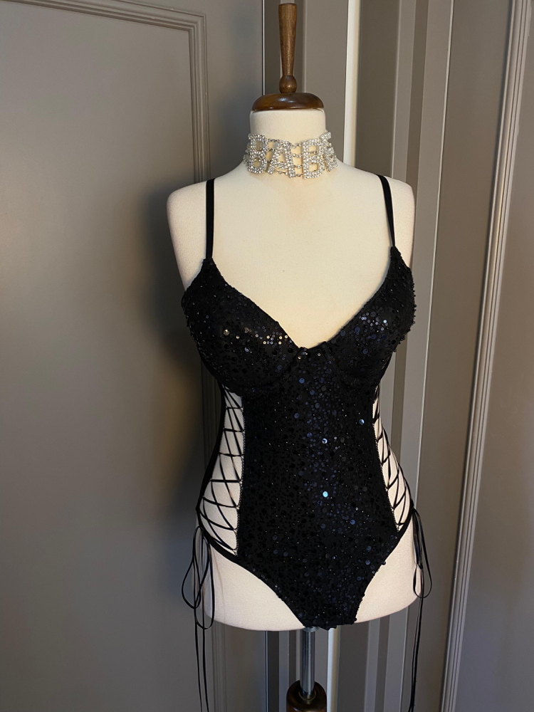 Gece Işıltısı Payet Detaylı Dekolteli Bodysuit