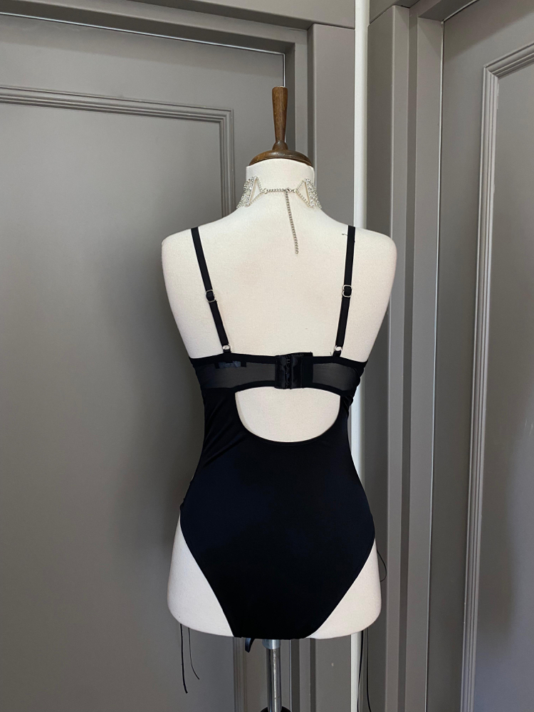 Gece Işıltısı Payet Detaylı Dekolteli Bodysuit