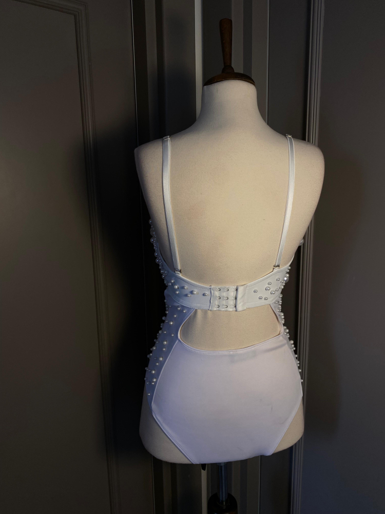 Pearl Luxury İnci Taşlı Zincir Detaylı Beyaz Bodysuit