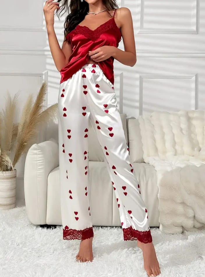 Kırmızı Saten & Dantel Detaylı Kalp Desenli Pijama Takımı