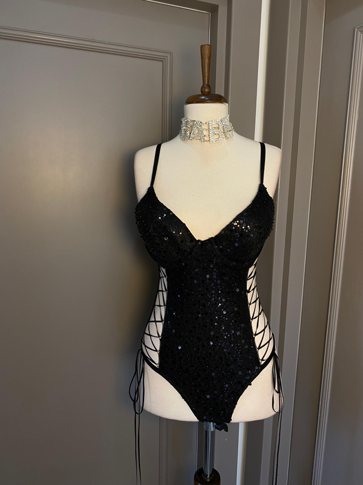 Gece Işıltısı Payet Detaylı Dekolteli Bodysuit