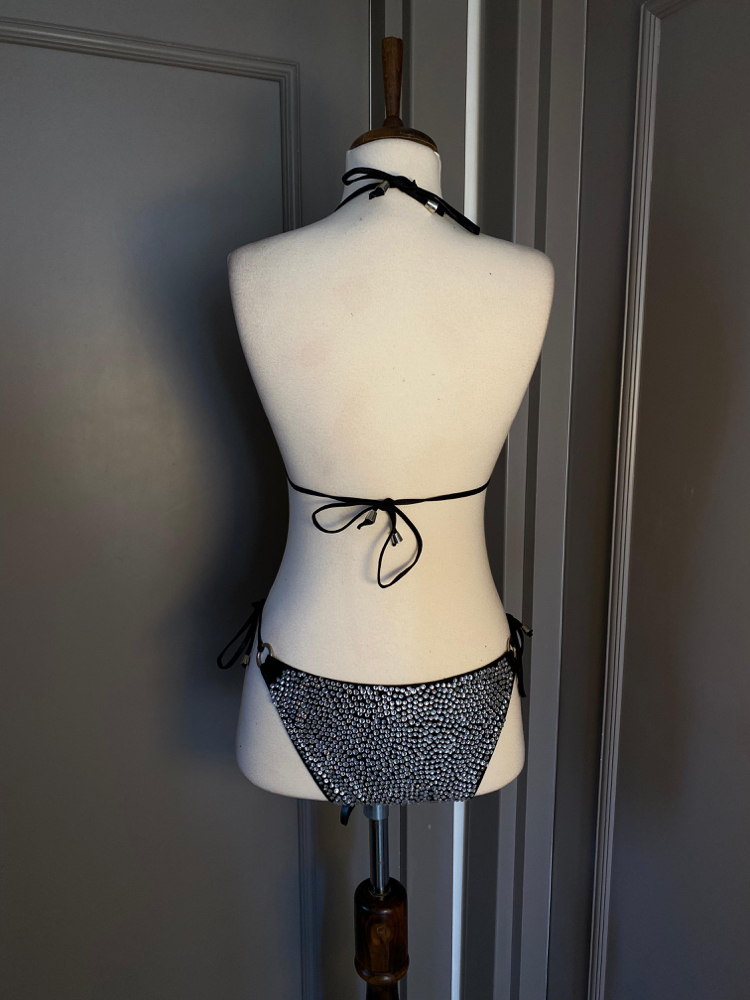 Taş İşlemeli Siyah Üçgen Bikini Takımı