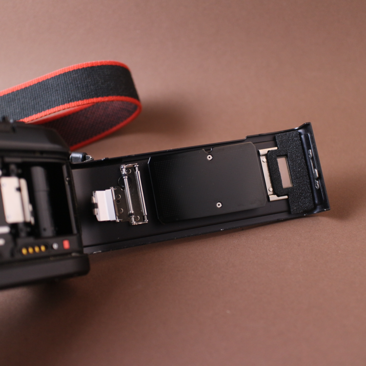 Nikon F-501 body