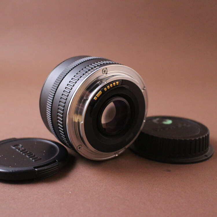 Canon EF 50mm f/1.8