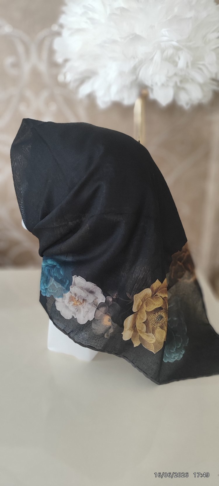 Lopres Soft Pamuklu Eşarp Siyah Zeminli Çiçekli Eşarp ✨