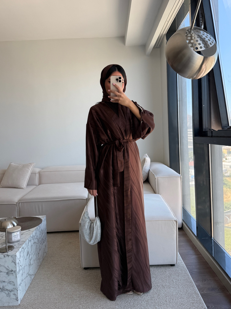 Kahverengi jakarlı abaya 