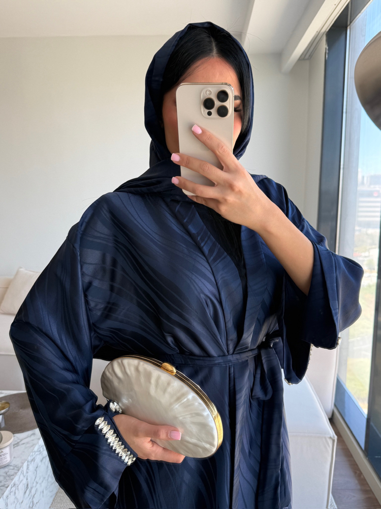 Lacivert jakarlı saten  abaya 