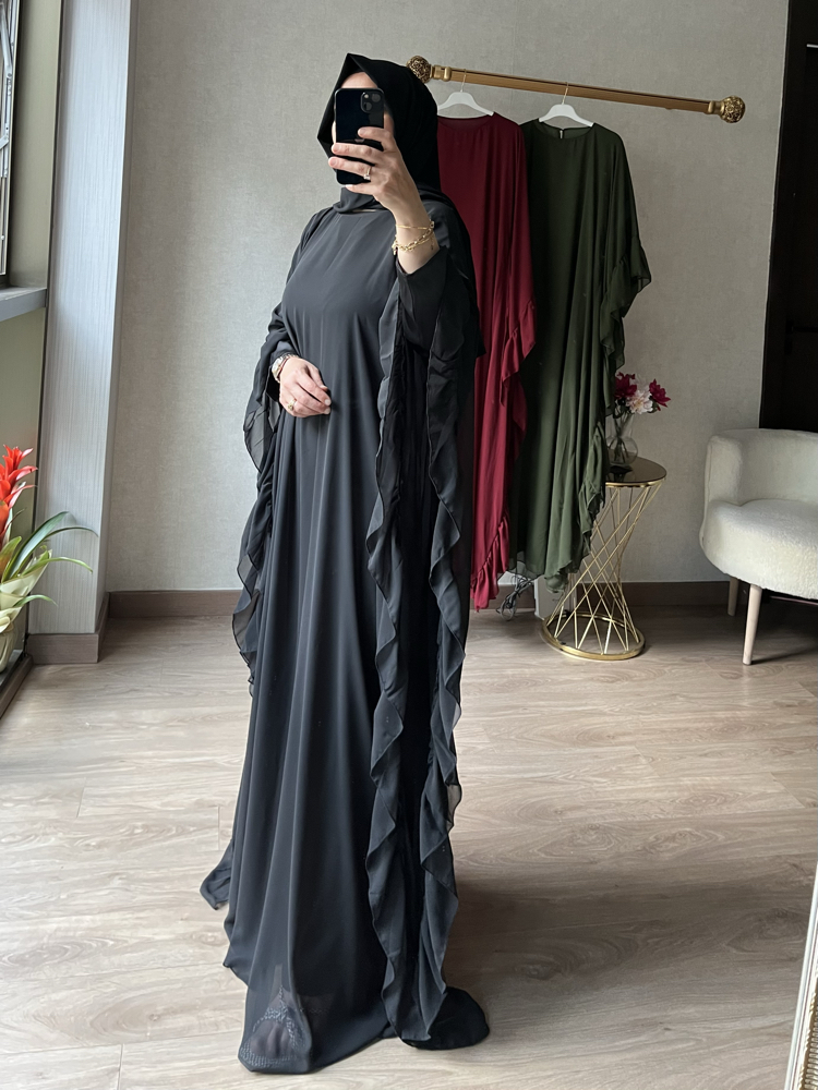 Siyah fırfır detaylı abaya