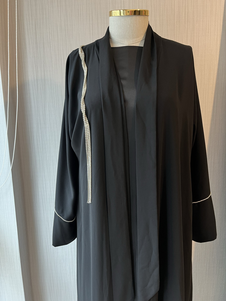 Swarovski taş detaylı önü çıtlı abaya 