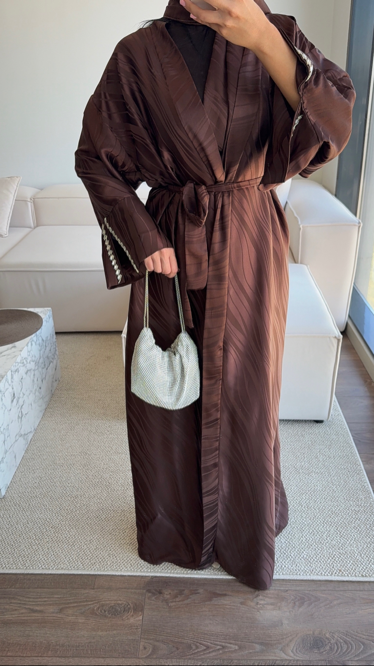 Kahverengi jakarlı abaya 
