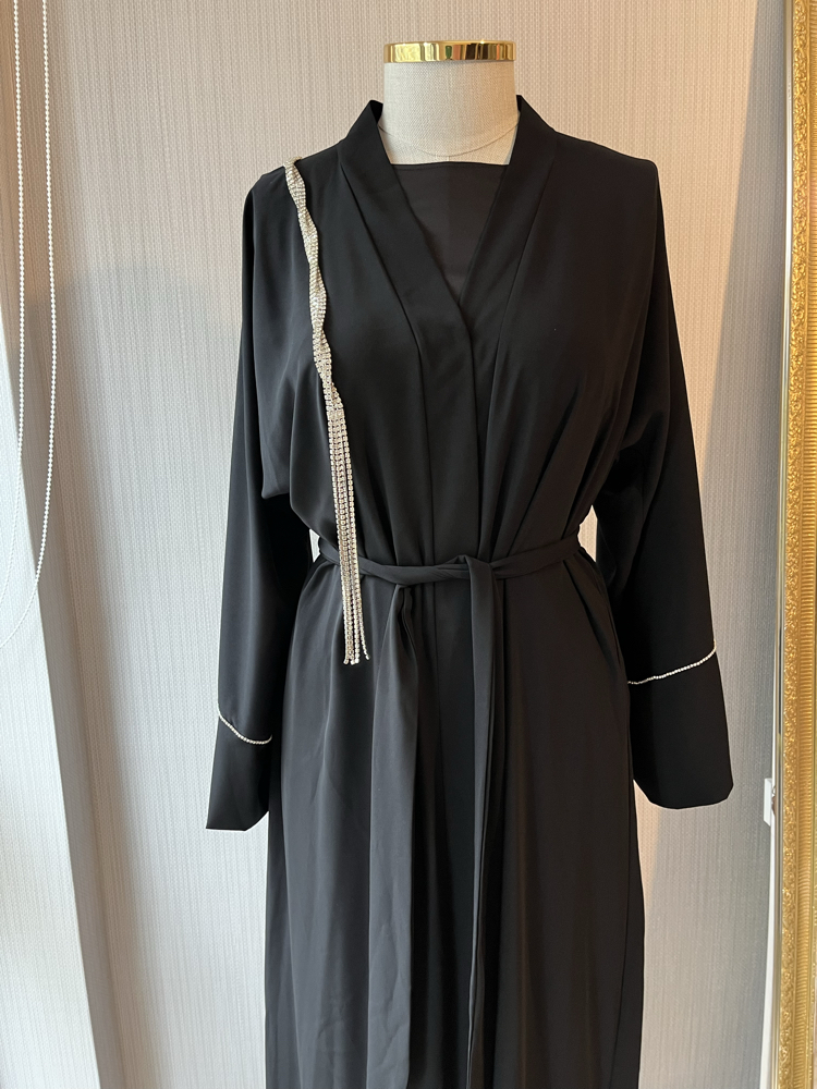 Swarovski taş detaylı önü çıtlı abaya 