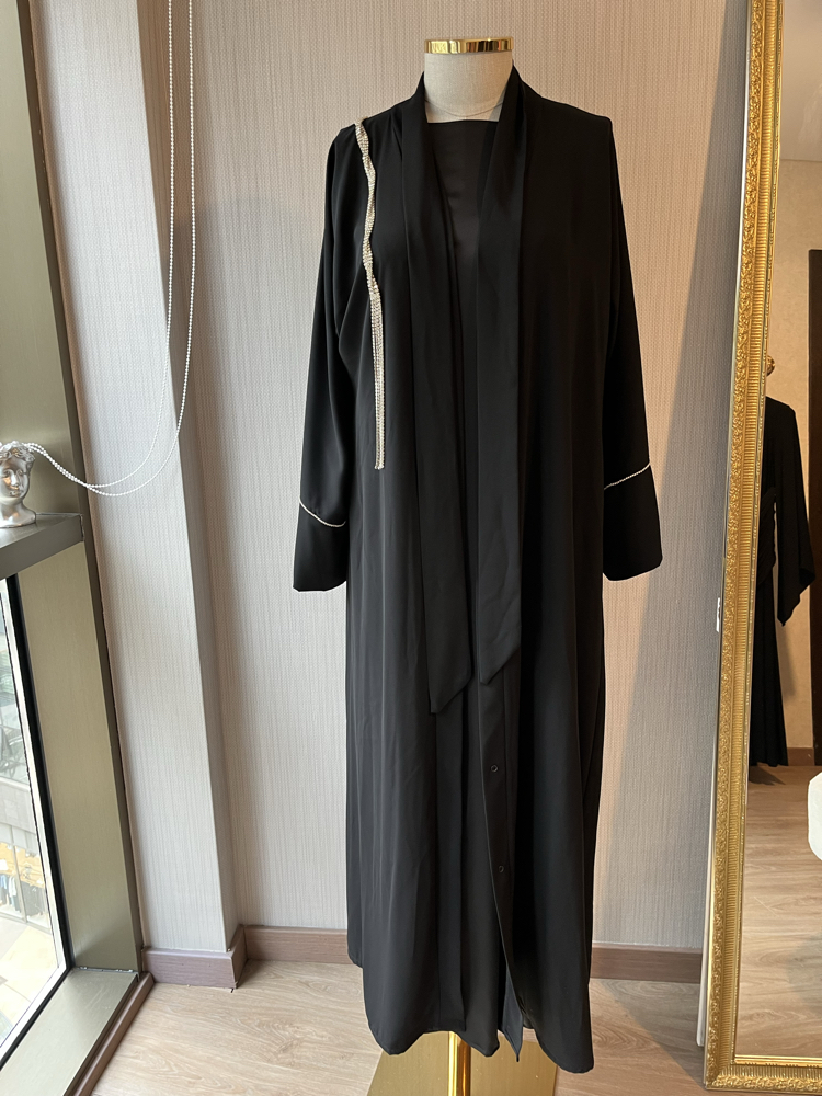 Swarovski taş detaylı önü çıtlı abaya 