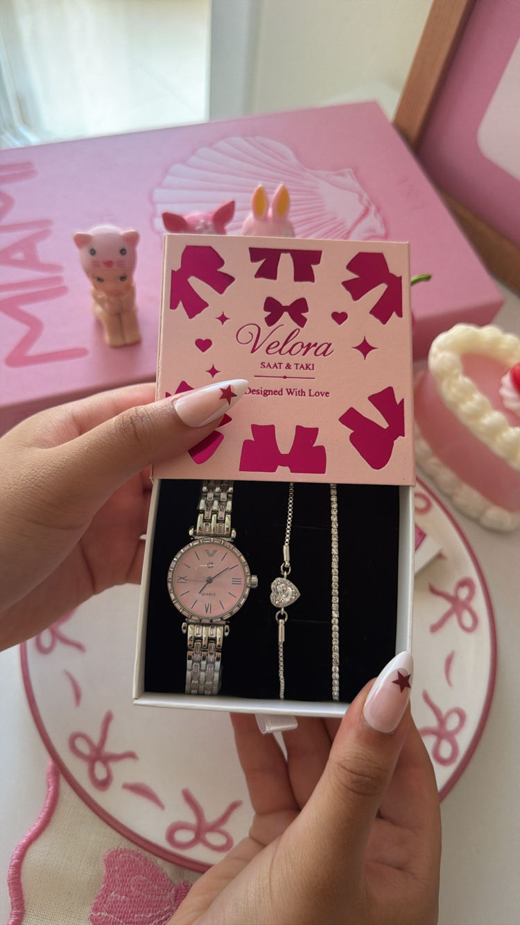 Pembe parıltılı set