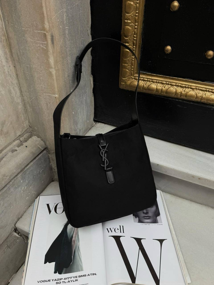 Yves Saint Laurent Süet Çanta - Siyah