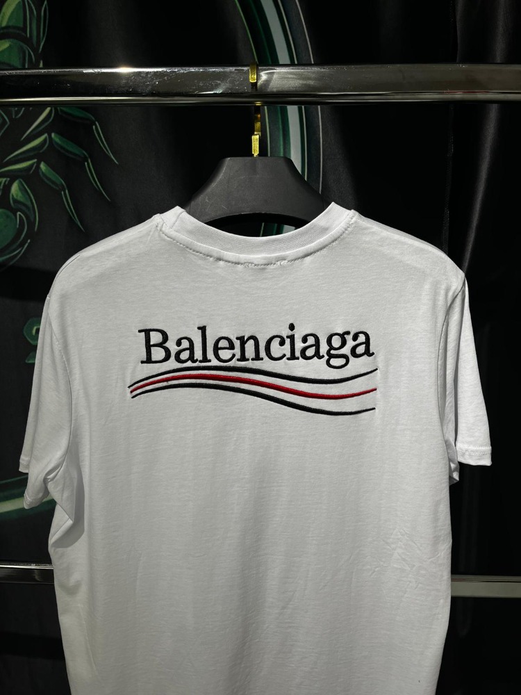 Moncler Beyaz Nakışlı ve Kabartmalı Premium Bisiklet Yaka Tshirt