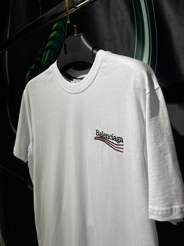 Moncler Beyaz Nakışlı ve Kabartmalı Premium Bisiklet Yaka Tshirt
