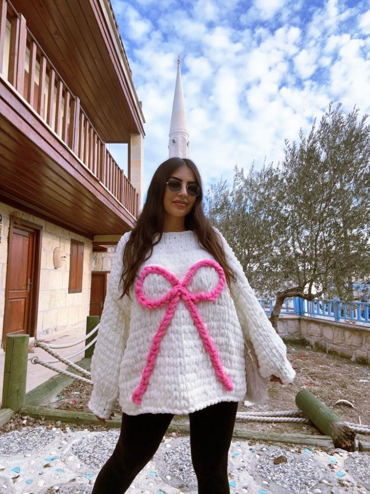 Oversize puffy fiyonk detaylı kazak
