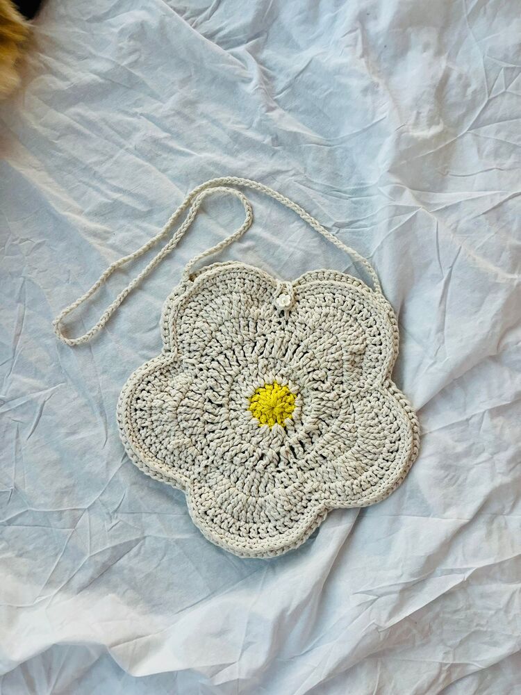 Daisy Bloom