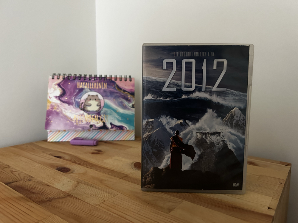 2012 DVD Filmi (Bir Roland Emmerich Filmi)