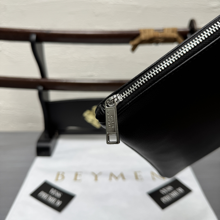 Mont Blanc Macbook Hand Bag - Textured Black