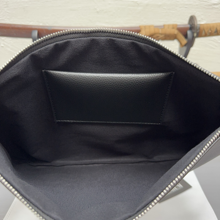 Vess Macbook Hand Bag - Black