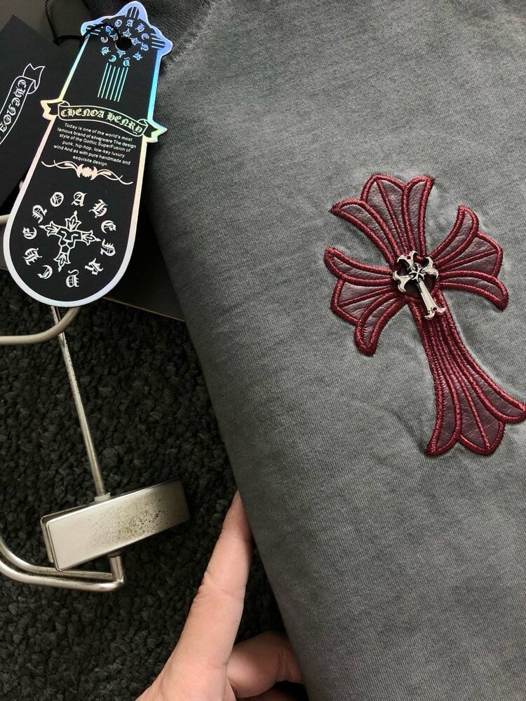 Yıkamalı kumaş arma logo sweatshirt 